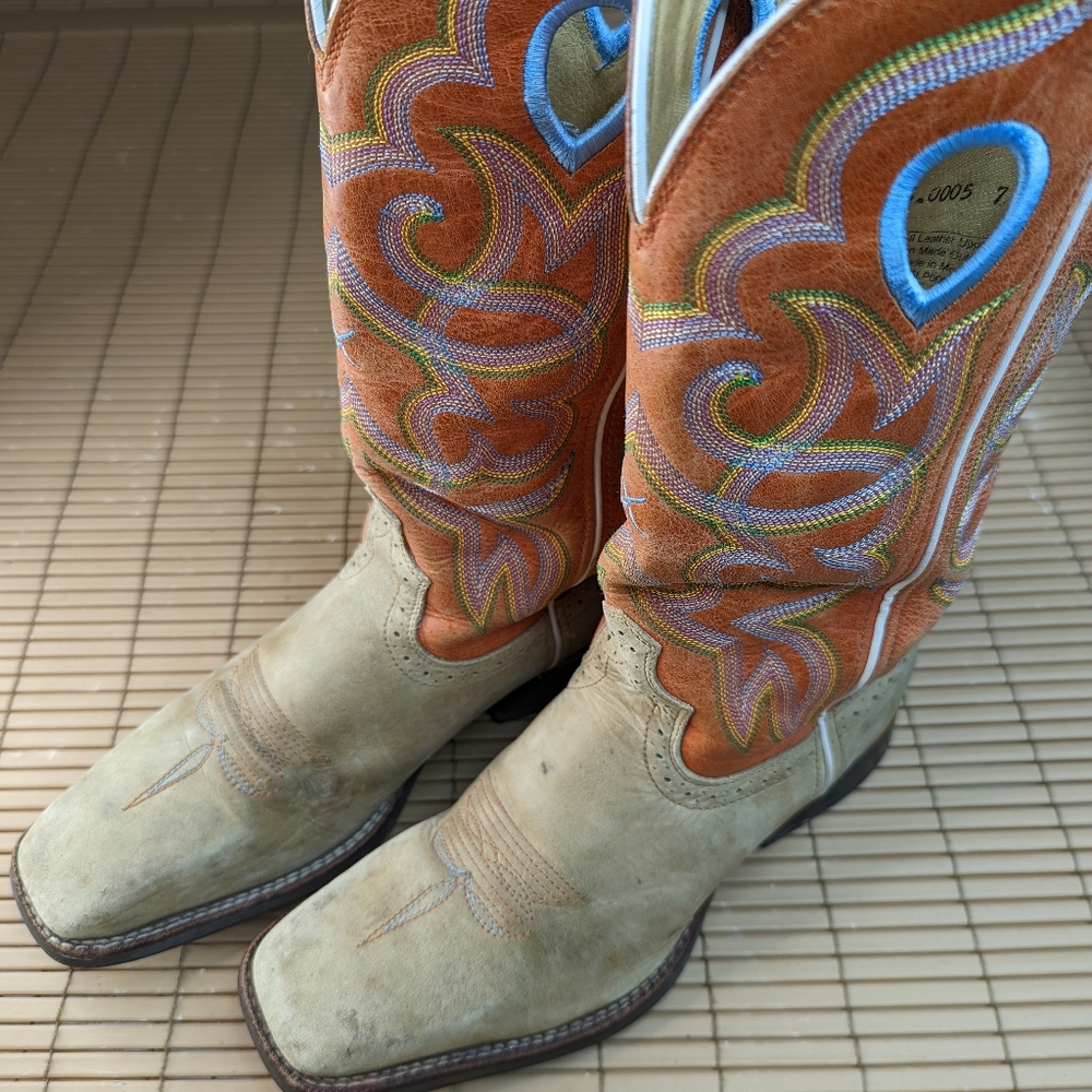 Twisted X boots. Square Toe Women's sz 7.5B Western cowgirl brown leather. Hole